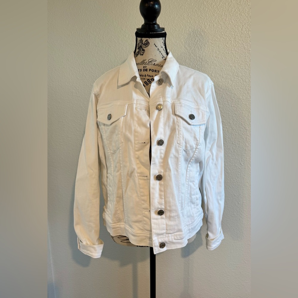 GAP Classic Women’s White Denim Jean Jacket